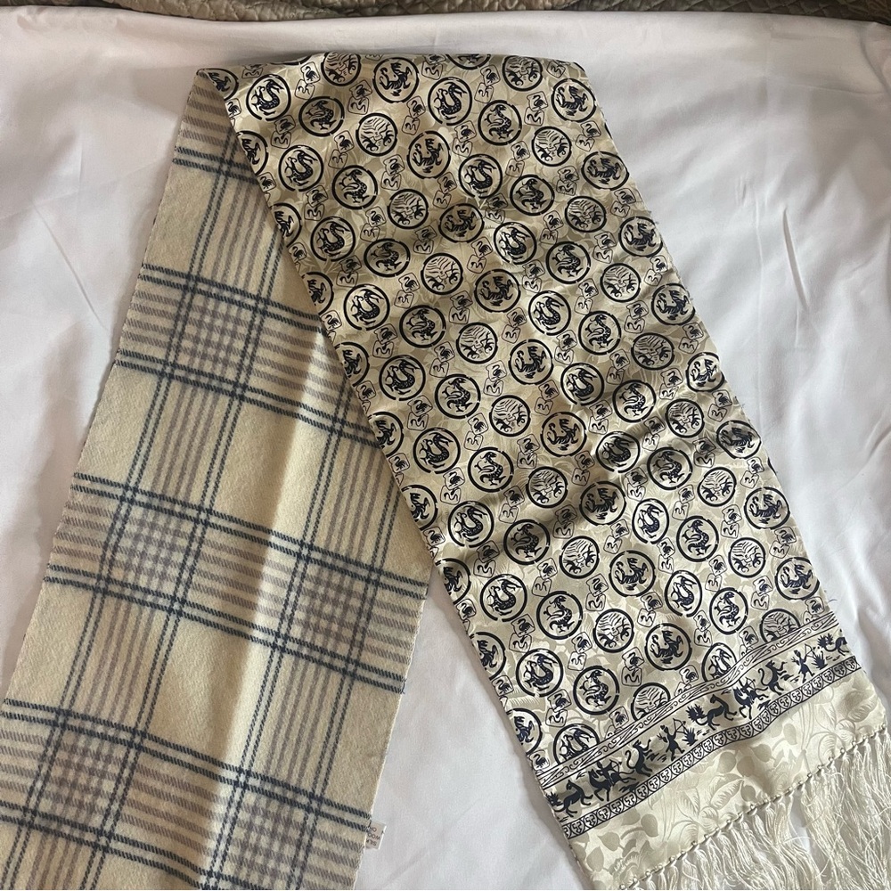 Women’s Echarpe Laine Et Soie Luxury Silk/Wool Double Sided Tassel Scarf 49.5” - Picture 5 of 10